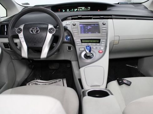 Used 2014 Toyota Prius Two FWD image 2