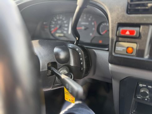 Used 2000 Nissan Frontier XE image 25