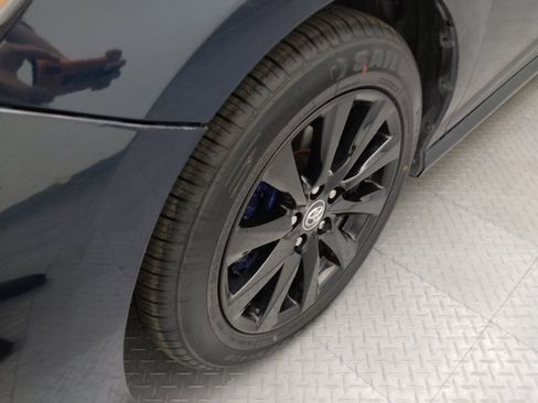 Used 2020 Toyota Camry LE image 31