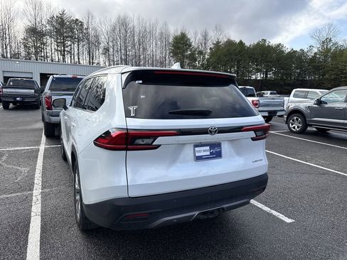 Used 2024 Toyota Grand Highlander Limited image 17