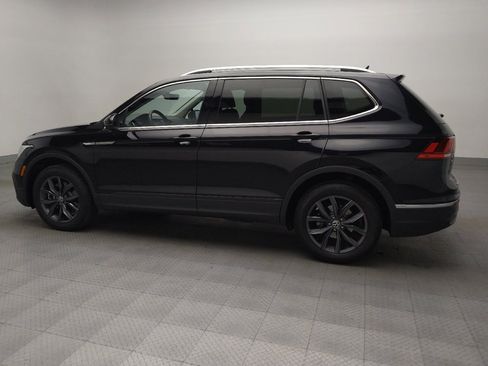 Used 2023 Volkswagen Tiguan SE image 3