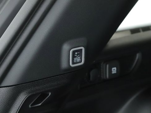 New 2025 Jeep Grand Cherokee Limited w/ Black Appearance Package image 18