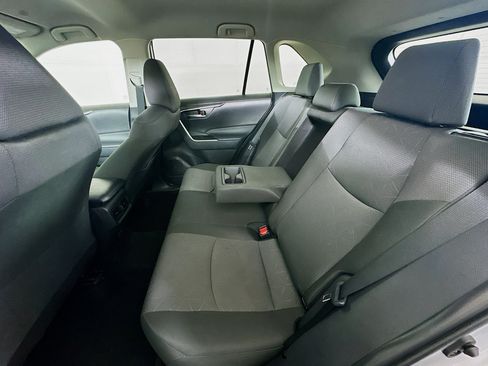 Used 2025 Toyota RAV4 XLE AWD/4WD image 28