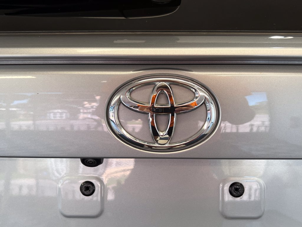 Used 2025 Toyota RAV4 LE AWD/4WD image 40
