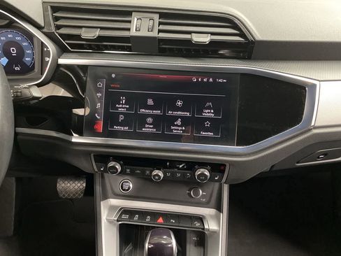 Used 2024 Audi Q3 2.0T Premium image 25