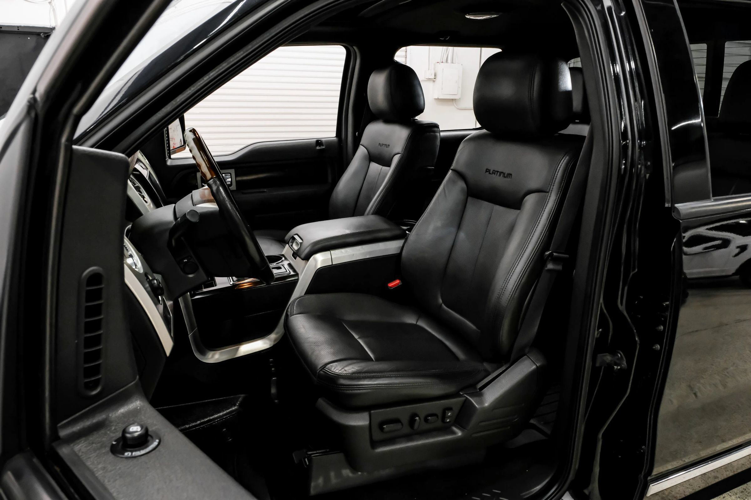 Used 2014 Ford F150 Platinum AWD/4WD image 37