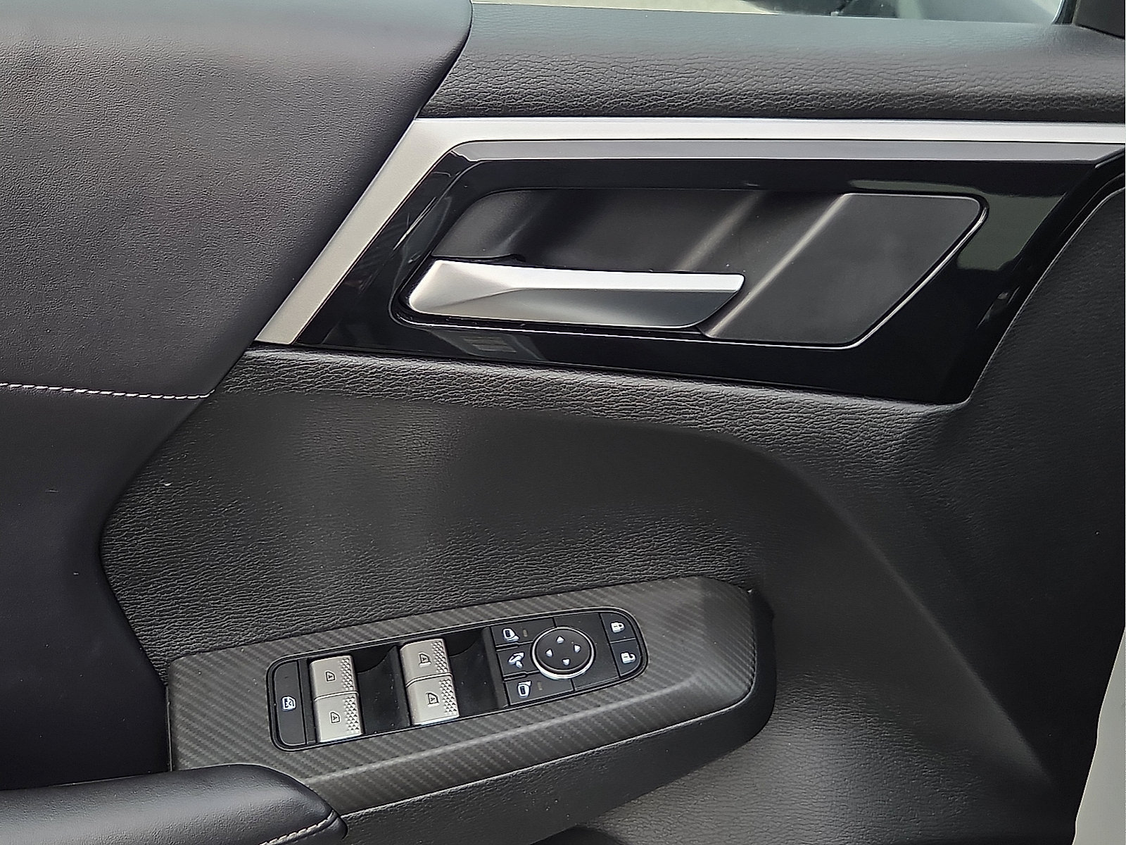 Used 2025 Mitsubishi Outlander SE AWD/4WD image 14
