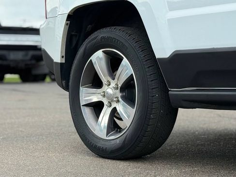 Used 2017 Jeep Patriot High Altitude AWD/4WD image 41