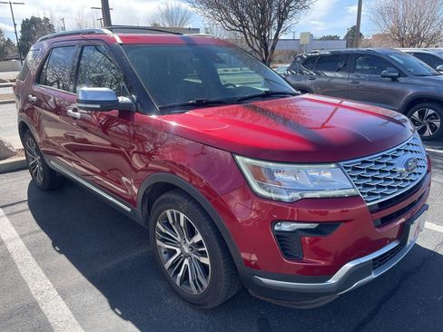 Used 2019 Ford Explorer Platinum image 2