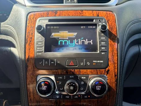 Used 2014 Chevrolet Traverse LTZ FWD image 21