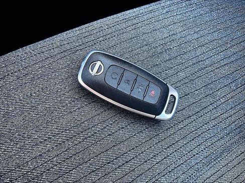 Used 2023 Nissan Rogue SV image 29