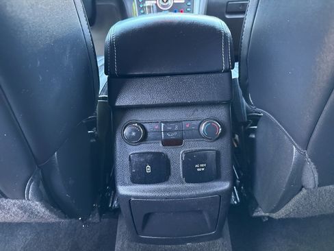 Used 2017 Ford Explorer Platinum image 27
