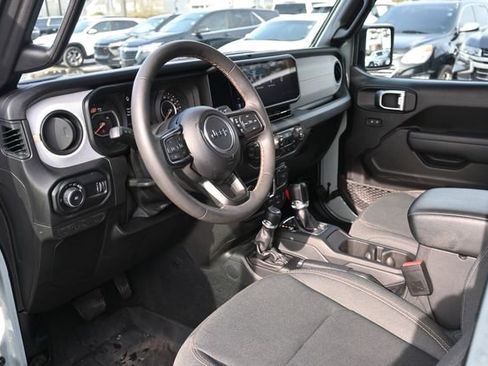 Used 2024 Jeep Wrangler Sport S image 9