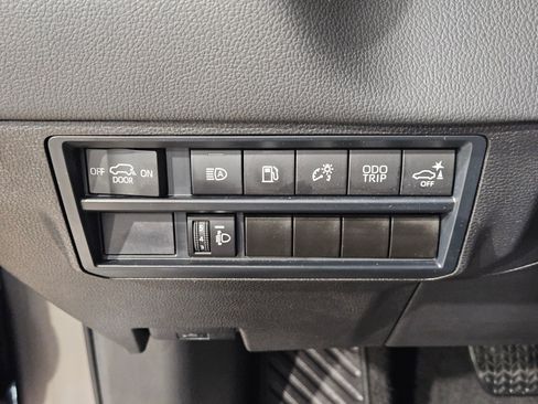 Certified 2025 Toyota Sequoia SR5 AWD/4WD image 26