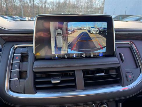 Used 2023 Chevrolet Suburban Z71 w/ Luxury Package image 27
