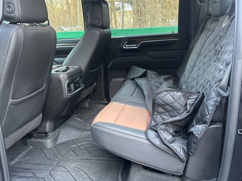 Used 2024 Chevrolet Silverado 3500 High Country w/ High Country Premium Package image 9