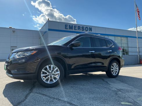 Used 2017 Nissan Rogue SV w/ Sun & Sound Touring Package AWD/4WD image 1