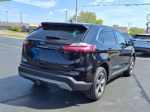 Used 2023 Ford Edge SEL w/ Convenience Package image 4