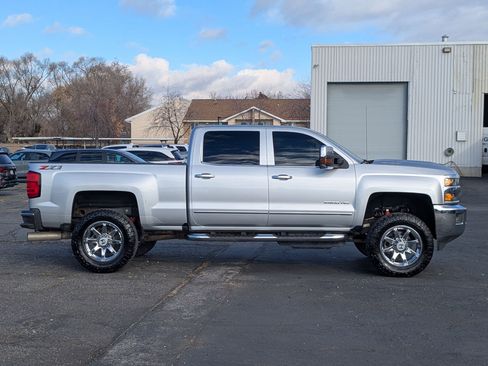 Used 2018 Chevrolet Silverado 2500 LTZ w/ Duramax Plus Package image 2