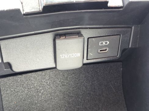 Used 2022 Toyota Corolla LE image 25