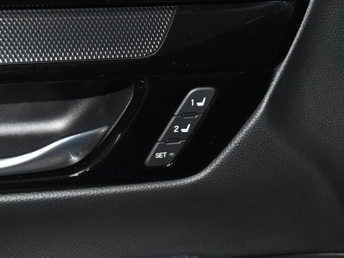 Used 2025 Honda CR-V EX-L image 5