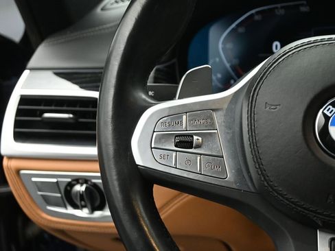 Used 2022 BMW 750i xDrive w/ Luxury Rear Seating Package image 16