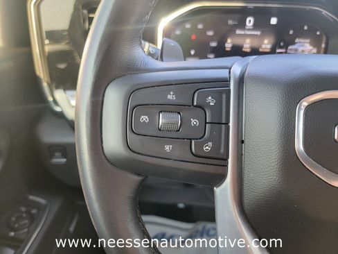 Used 2022 GMC Sierra 1500 Elevation w/ Preferred Package image 17