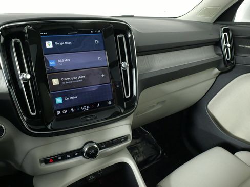 Used 2024 Volvo XC40 B5 Plus w/ Climate Package image 47