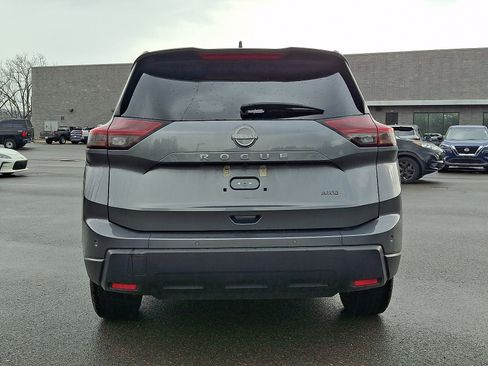 Used 2025 Nissan Rogue SV image 5