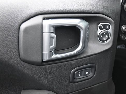 Used 2024 Jeep Gladiator Sport w/ Premium Package image 24