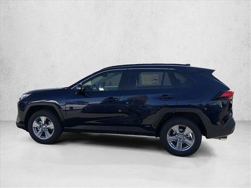 Used 2025 Toyota RAV4 XLE AWD/4WD image 8