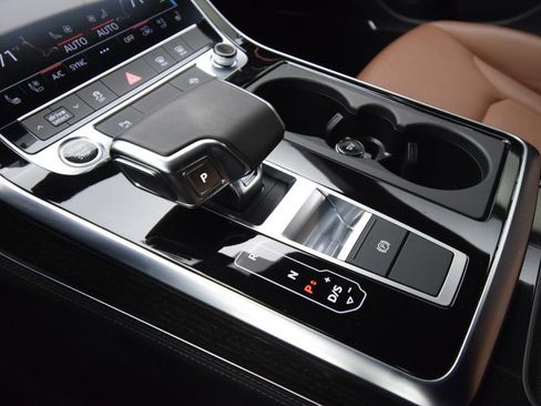 Used 2023 Audi Q8 Premium Plus w/ Premium Plus Package AWD/4WD image 26