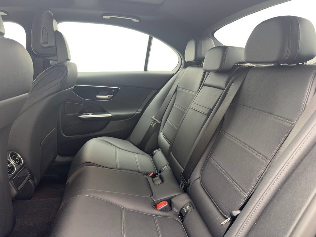 Used 2025 Mercedes-Benz C 300 4MATIC Sedan image 21