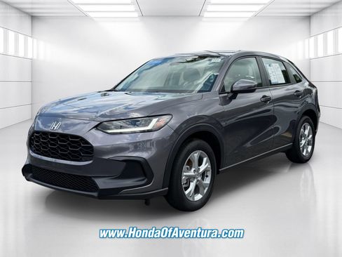 Certified 2025 Honda HR-V LX image 3