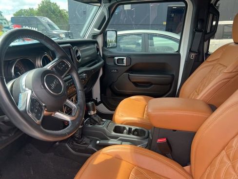 Used 2023 Jeep Wrangler Unlimited Rubicon 4xe w/ Cold Weather Group AWD/4WD image 10