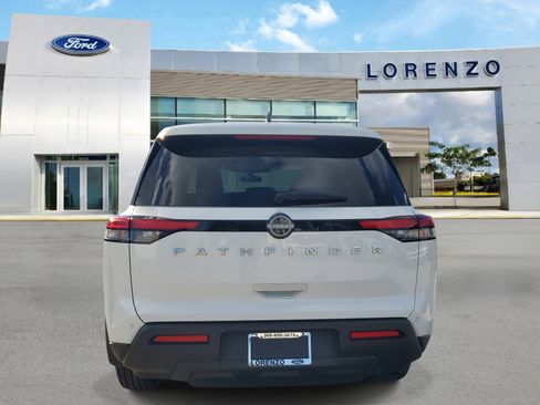 Used 2024 Nissan Pathfinder S image 6