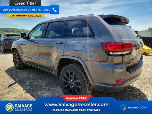 Used 2017 Jeep Grand Cherokee Altitude AWD/4WD image 3