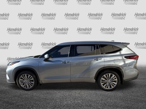 Used 2022 Toyota Highlander Platinum image 6