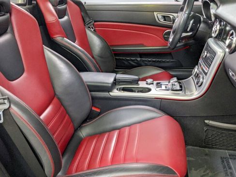 Used 2017 Mercedes-Benz SLC 43 AMG image 24
