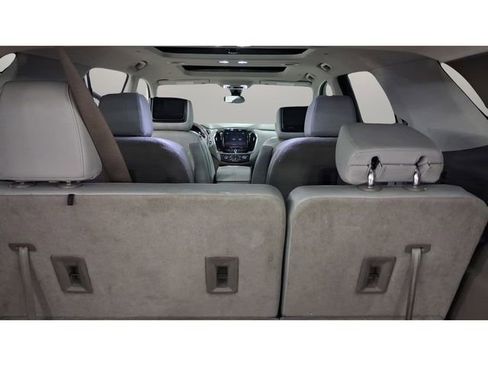 Used 2019 Chevrolet Traverse Premier w/ Driver Confidence II Package FWD image 22