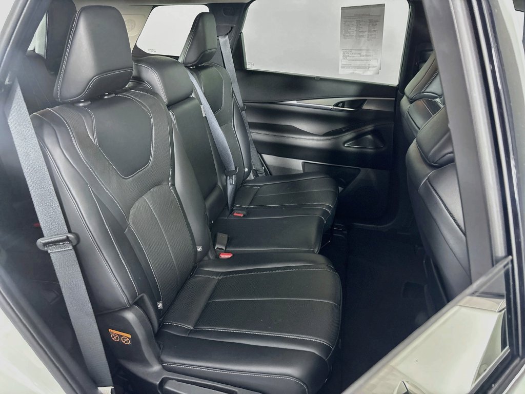 Used 2023 INFINITI QX60 Luxe w/ Cargo Package FWD image 29