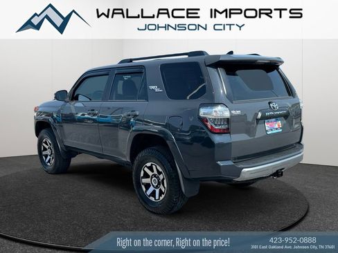 Used 2024 Toyota 4Runner TRD Off-Road Premium AWD/4WD image 3