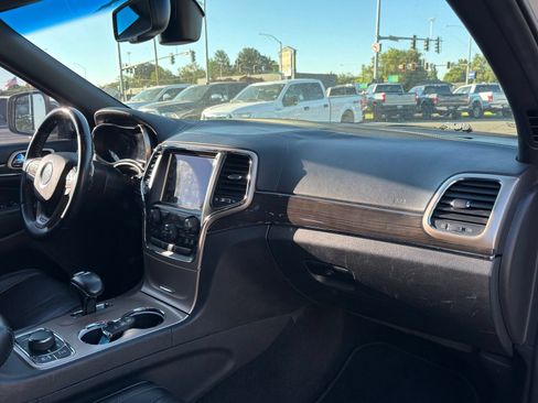 Used 2014 Jeep Grand Cherokee Overland AWD/4WD image 21