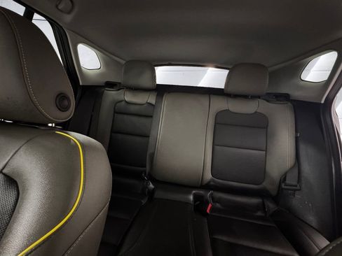 Used 2024 Chevrolet Trax ACTIV w/ Sunroof Package image 18