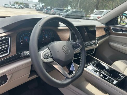 New 2026 Volkswagen Atlas SE FWD image 10