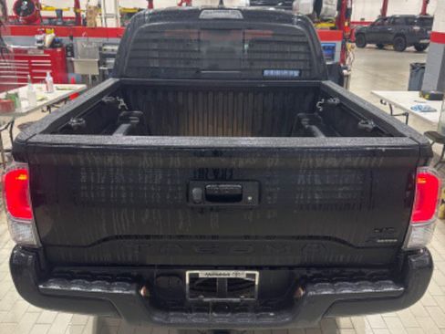 Used 2023 Toyota Tacoma TRD Sport w/ Advanced Technology Package image 7