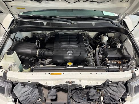 Used 2016 Toyota Sequoia Platinum AWD/4WD image 9