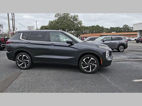 Used 2024 Mitsubishi Outlander SE image 34