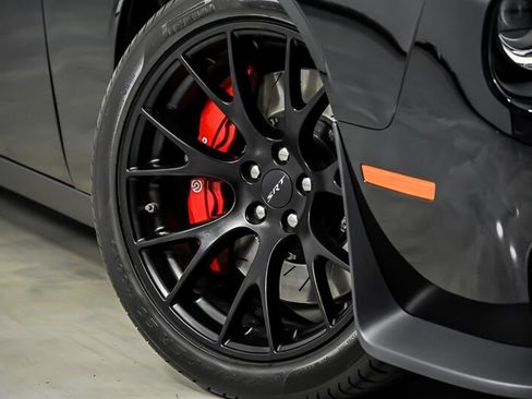 Used 2016 Dodge Challenger SRT Hellcat RWD image 3