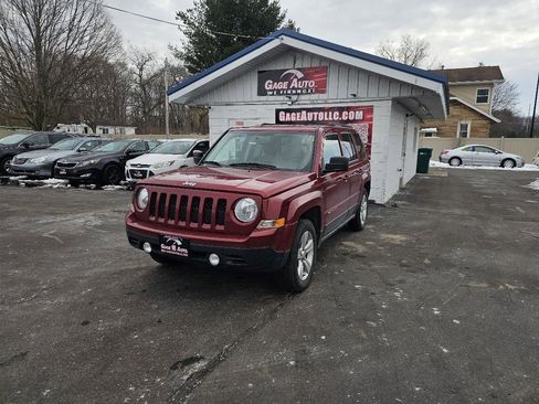 Used 2014 Jeep Patriot Sport w/ Power Value Group image 4